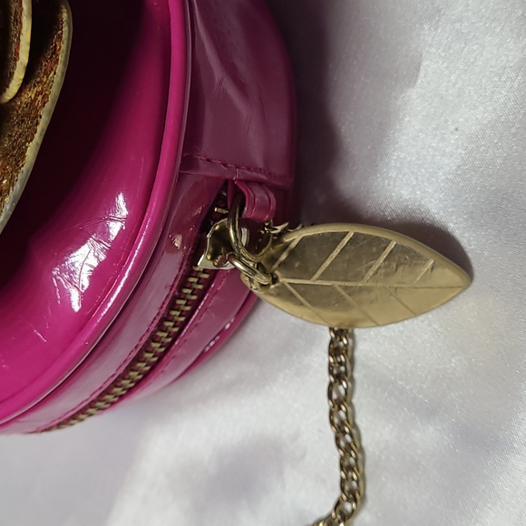 Sold- H&M Small Flower Purse - Picture 3 of 11